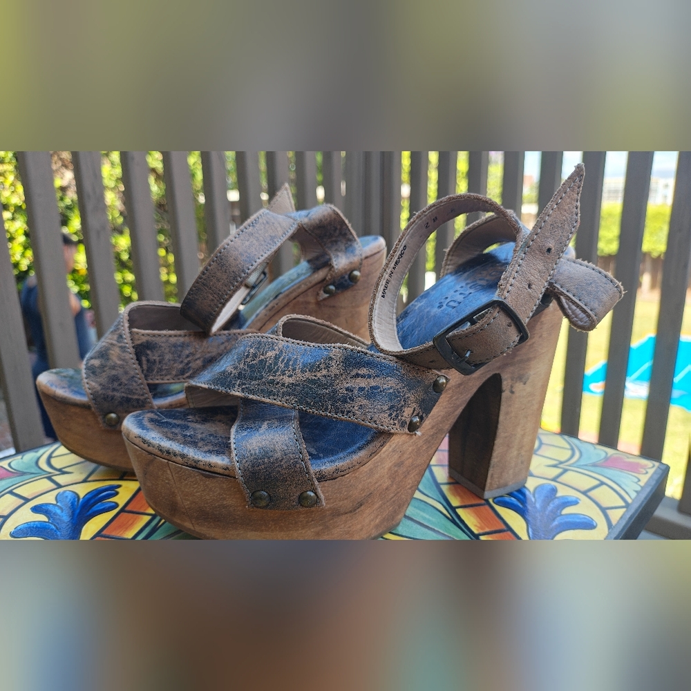 Bed Stu Madeline Brown Distressed Leather With Wooden Block Heels, 7 - Picture 3 of 5